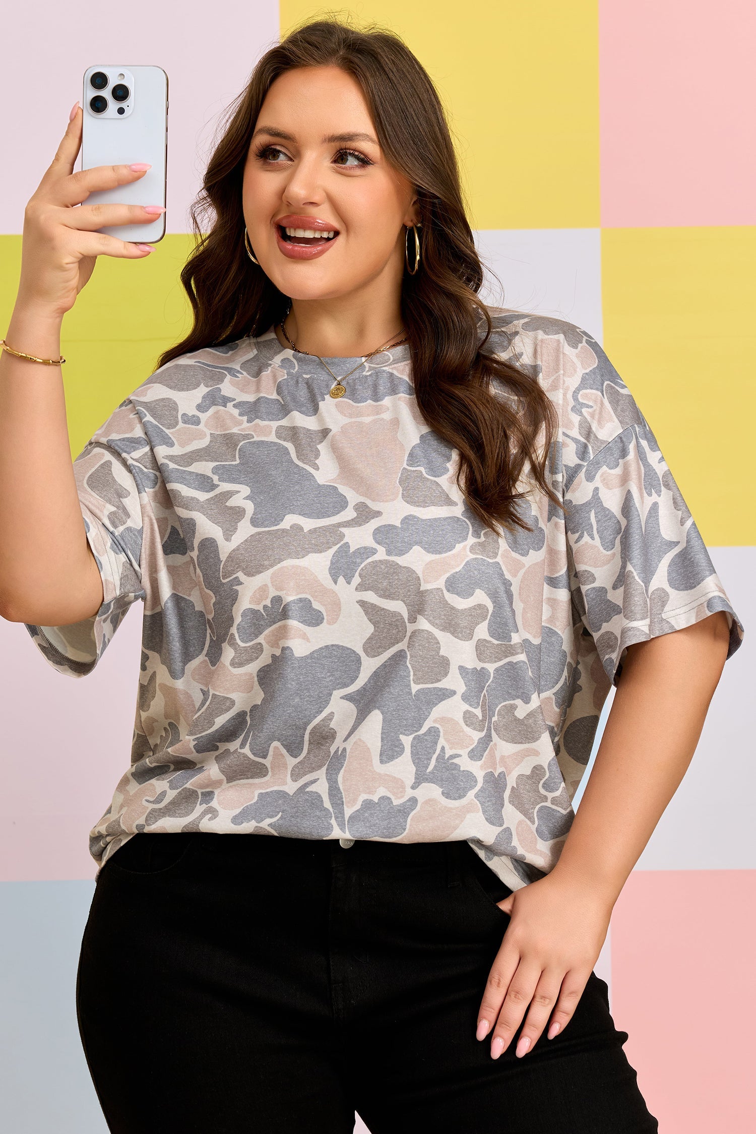 Plus size multicolour retro camouflage print t-shirt with round neck and short sleeves