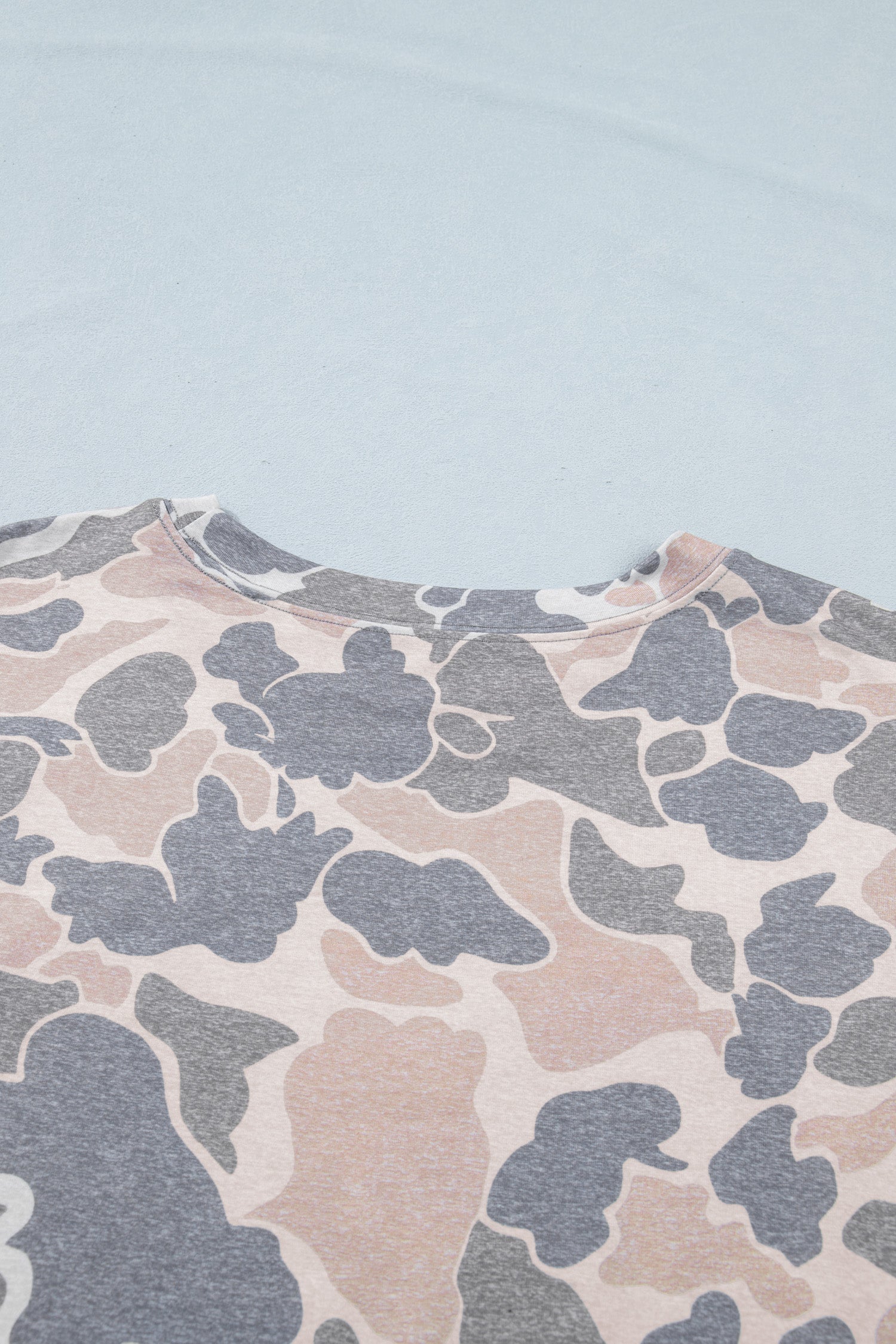 Plus size multicolour retro camouflage print t-shirt with round neck and short sleeves