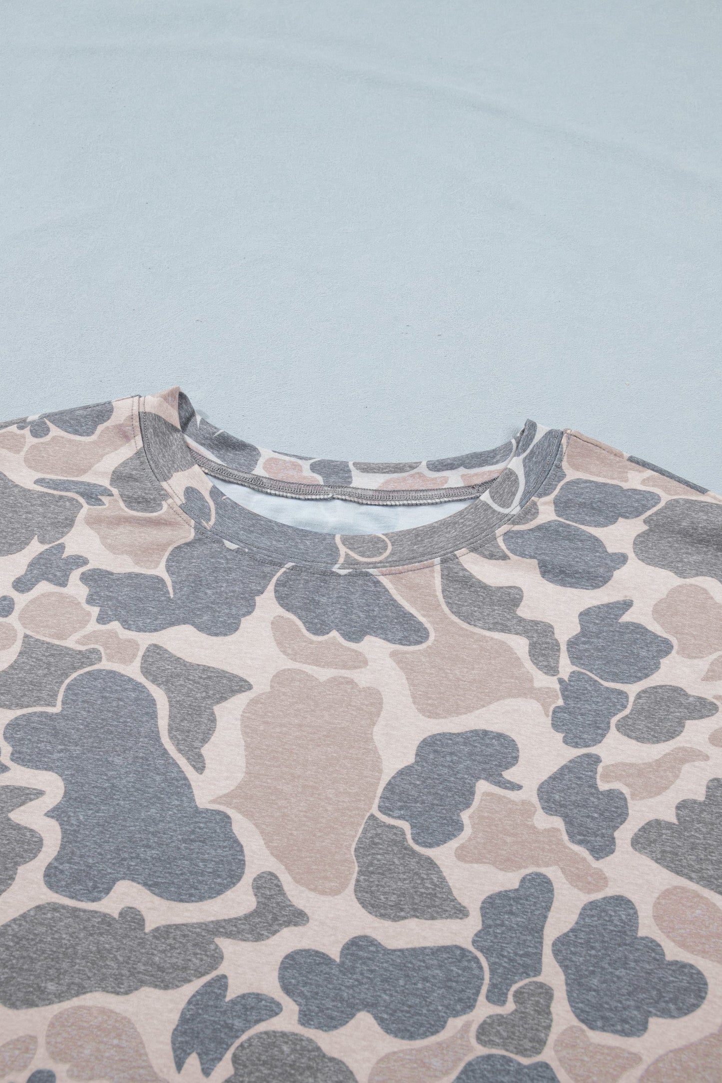 Plus size multicolour retro camouflage print t-shirt with round neck and short sleeves