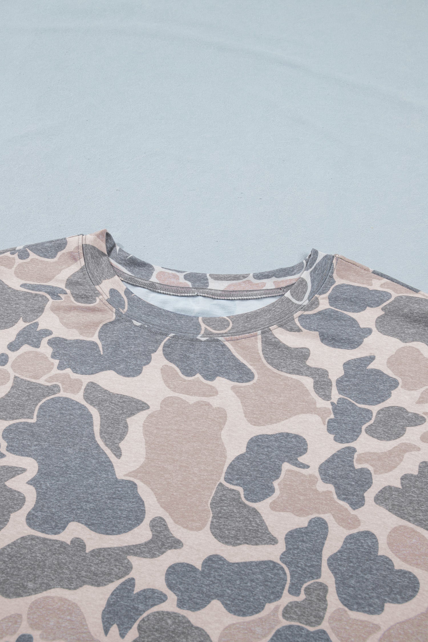 Plus size multicolour retro camouflage print t-shirt with round neck and short sleeves