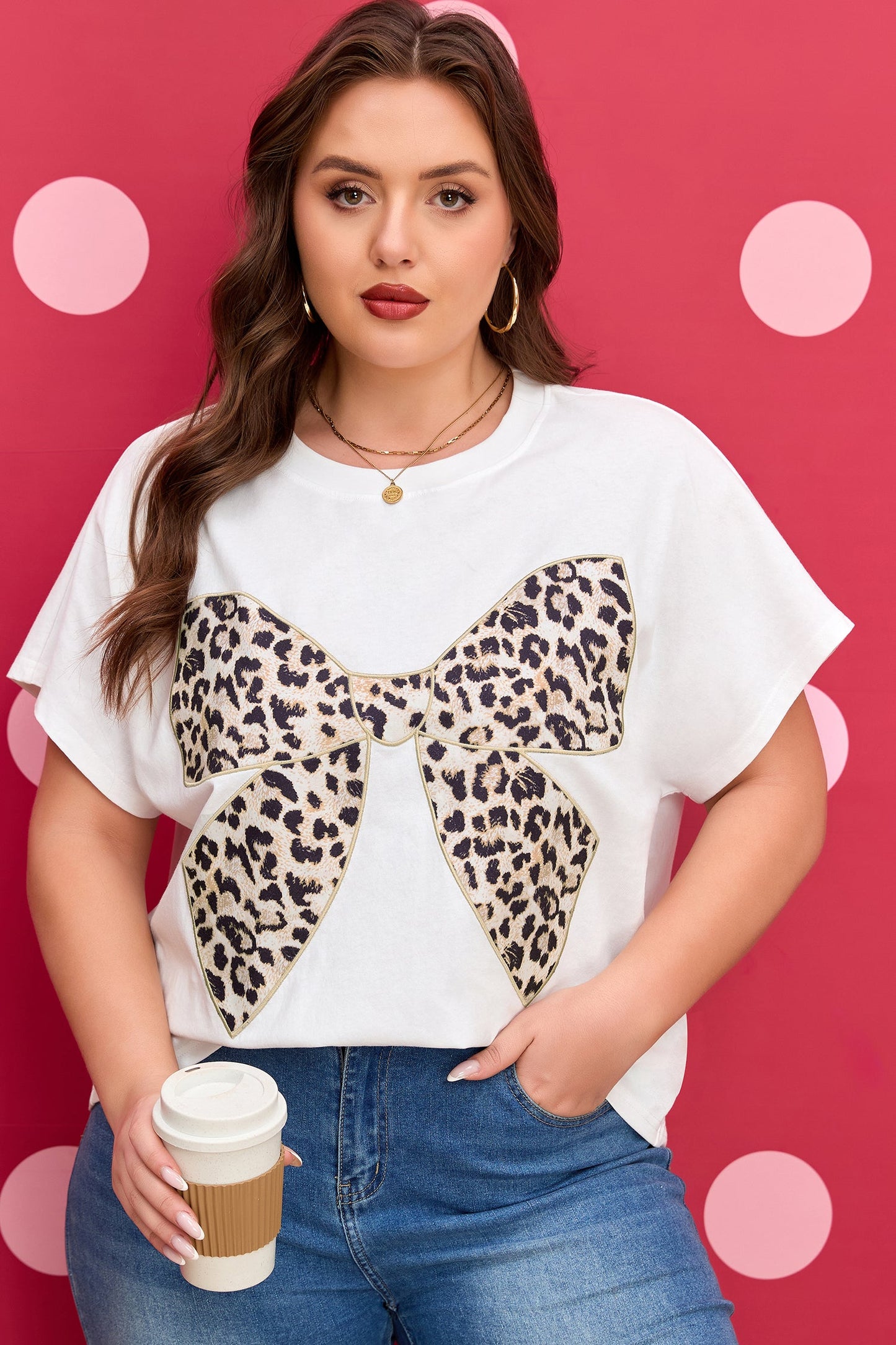 White plus size casual T-shirt with leopard bow embroidered patch and relaxed fit