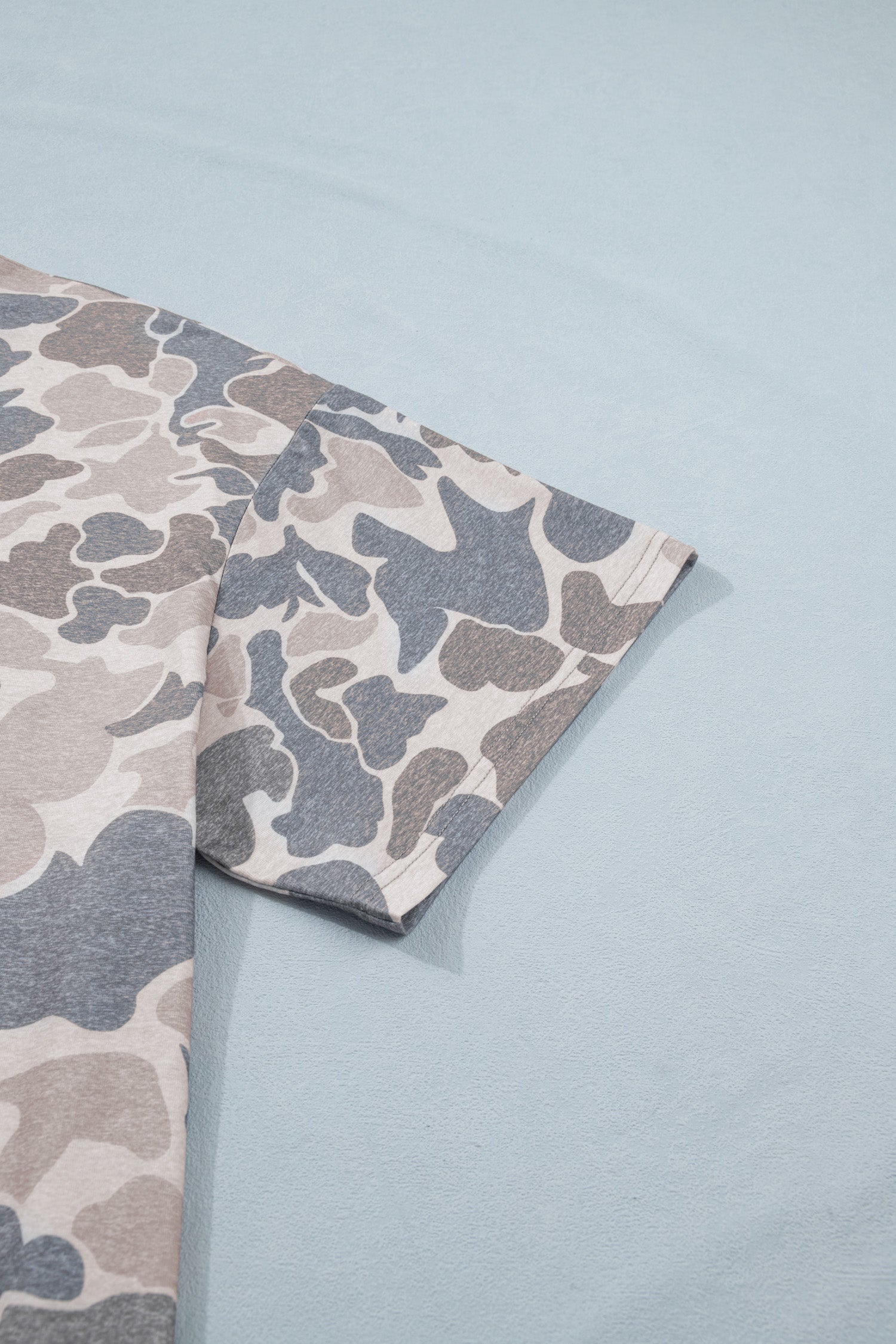 Plus size multicolour retro camouflage print t-shirt with round neck and short sleeves
