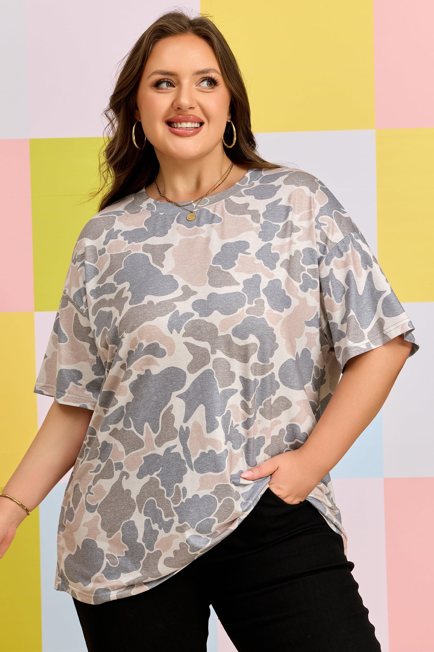 Plus size multicolour retro camouflage print t-shirt with round neck and short sleeves