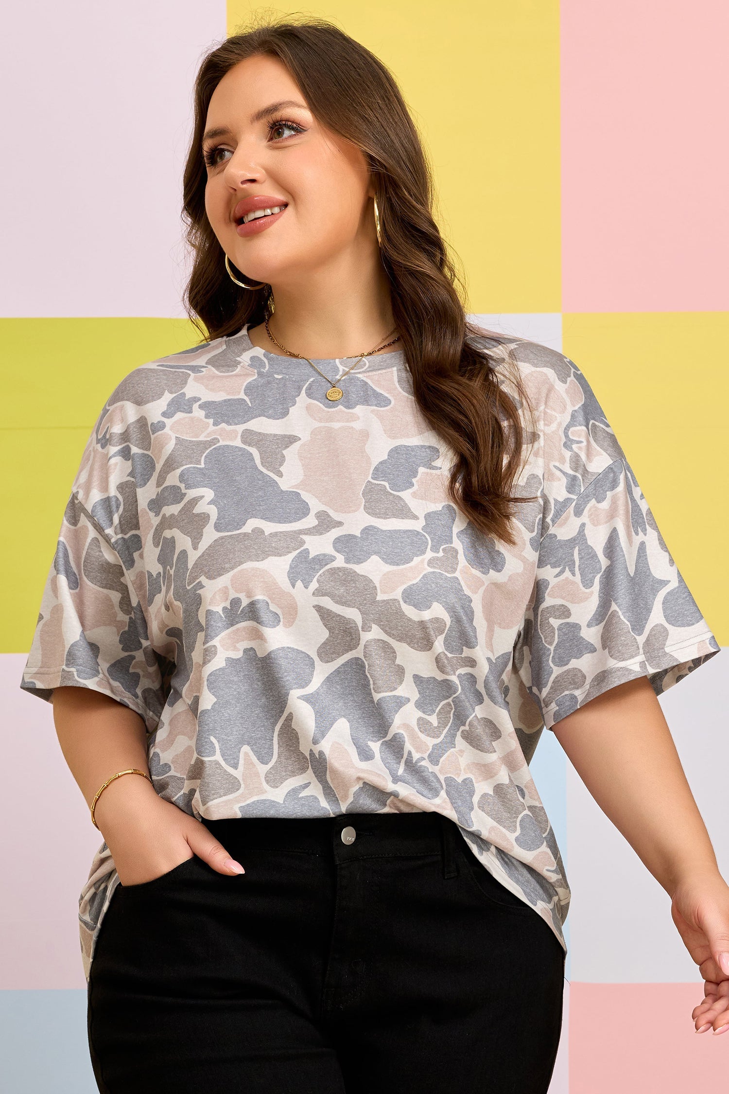 Plus size multicolour retro camouflage print t-shirt with round neck and short sleeves